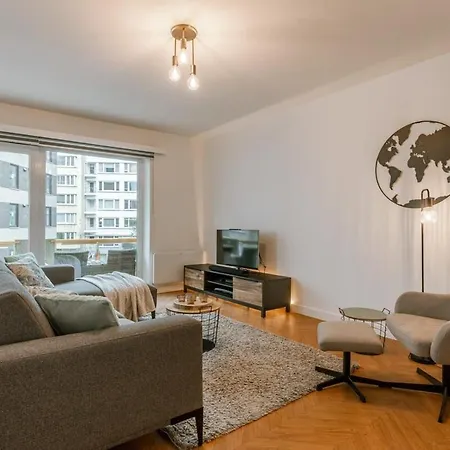 Huswell - Centrally Located Modern With Parking * Ostend